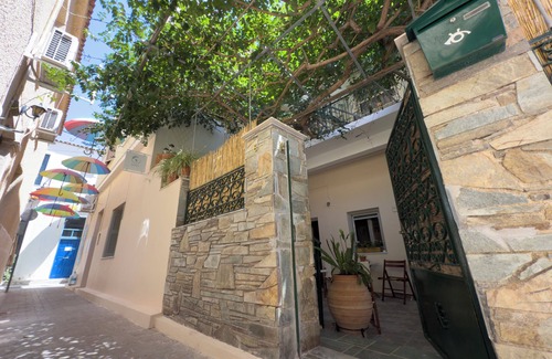 Aegina Town Apartment | Central Aegina Escape | 5-min Walk to Port, Dining & Island Attractions