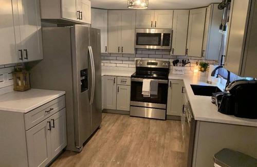 St. Helen House | Central air conditioning, very clean, cozy and Spacious House. Close to trails.