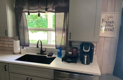 St. Helen House | Central air conditioning, very clean, cozy and Spacious House. Close to trails.