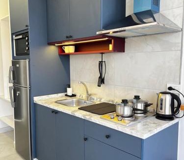 Amman Apartment | Central Amman Stunning Views Apt