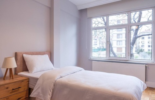 Bostanci Apartment | Central and Capacious Flat in Istanbul Bostanci