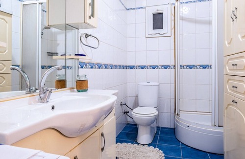 Moda Apartment | Central and Colorful Flat in Caferaga, Kadikoy