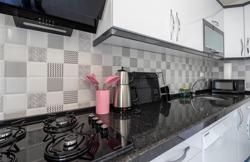 Osmangazi Apartment | Central and Cozy Flat w Balcony, and ACs in Bursa