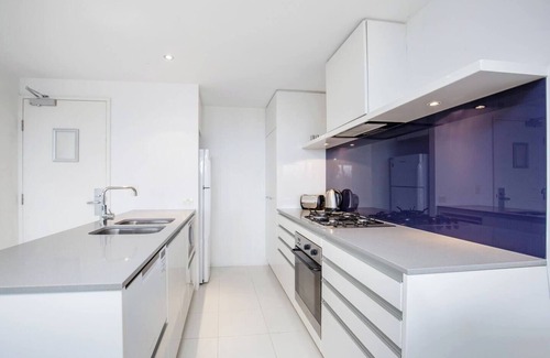 Surfers Paradise Apartment | Central and Scenic Riverside Retreat at Surfers