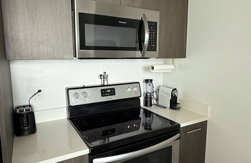 Downtown Miami Apartment | Central and Stylish in the Sky, Free Parking,2bd2b