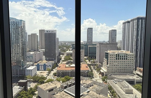 Downtown Miami Apartment | Central and Stylish in the Sky, Free Parking,2bd2b