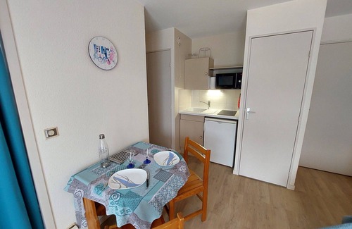 Saint-Palais-sur-Mer Apartment | Central Apartment in St Palais-sur-Mer Near Market and Beach