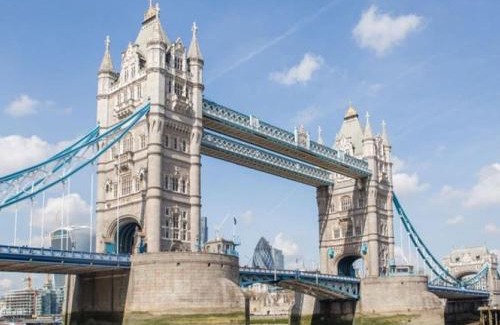 Riverside Apartment | Central Apartment In London Bridge!