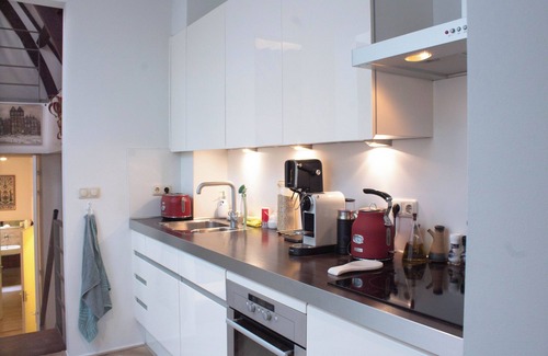Canal Ring Apartment | Central Apartment on the Keizersgracht Just off Leidsestraat. Fully Refurbished
