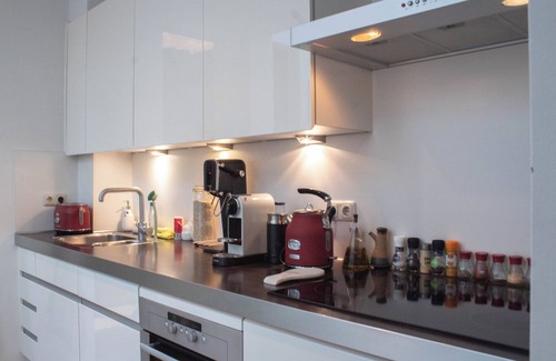 Canal Ring Apartment | Central Apartment on the Keizersgracht Just off Leidsestraat. Fully Refurbished