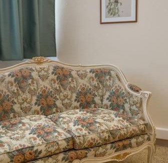 Psirri Apartment | Central apartment on pedestrian street by GHH