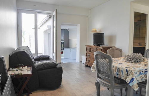 Le Palais Apartment | Central Apartment with Courtyard in Palais, Pets Allowed, No WiFi