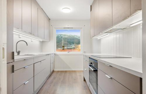 Arstad Apartment | Central apartment with a view
