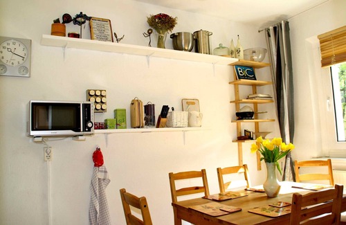 Friedrichshain Condo | Central apartment with balcony, WLAN, 6 pers. -ONLY long-term lease min. 1 month