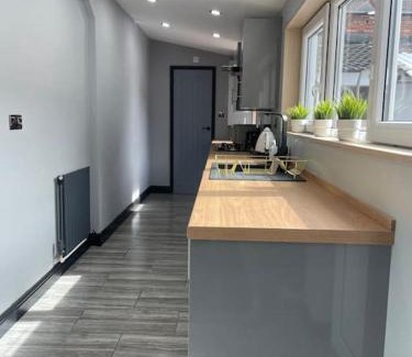 Lincoln Apartment | Central area entire terrace house
