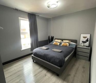Lincoln Apartment | Central area entire terrace house