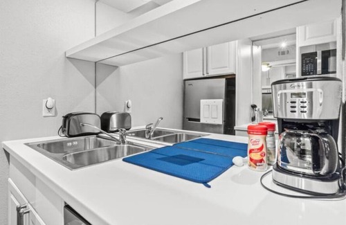 Brentwood Apartment | Central ATX w2BD and Pool, Gym, WiFi, Parking