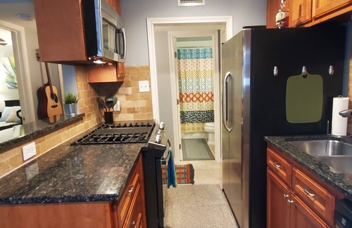 Hyde Park Condo | Central Austin - Hyde Park 1 Bed/Bath Pool WIFI Laundry. Ideal long term stay.