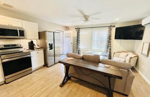 Frankford House | Central avenue 33476