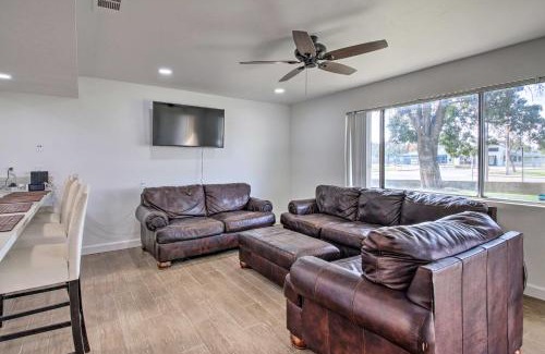 Country Rose House | Central Bakersfield Townhome with Private Patio