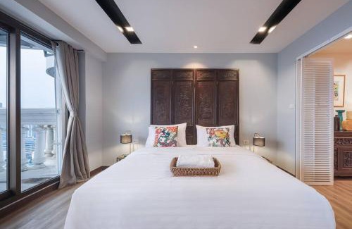 Bang Rak Apartment | Central Bangkok, 5 stars river view & characteristic decor