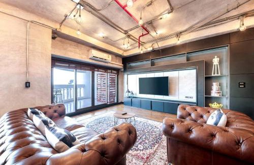 Bang Rak Apartment | Central Bangkok Loft Style Skyline 100 sq.m. Apt