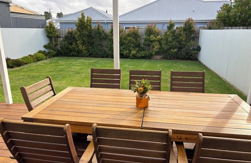 Port Fairy Apartment | Central Barclay St Luxury Home