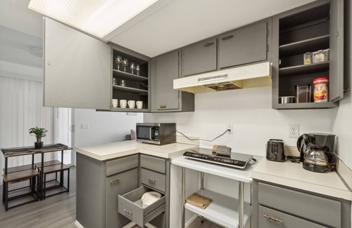 Lake Hills House | Central Bellevue Retreat 2 Bedroom Duplex