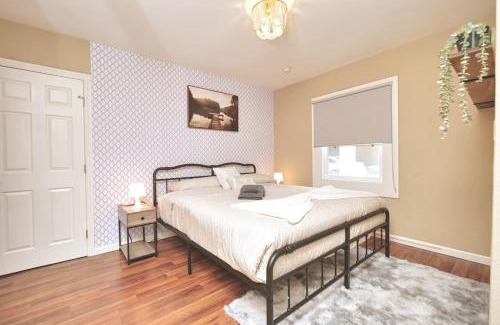 Poets Corner Apartment | Central Berkeley Garden Oasis