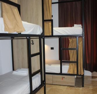 Qender Hostel | Central Boutique Hostel