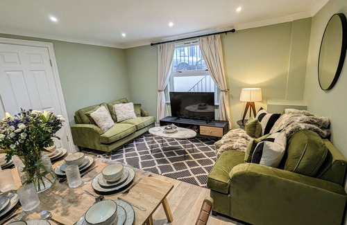Brighton Apartment | Central Brighton Stunning 3 Bed With Garden, Sleep 8