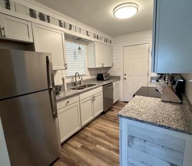 Hanahan House | Central Charleston Area Hideaway