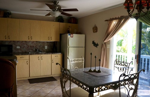Estate Ruby Condo | Central Condo Oasis w/pool, walk to bus + shops