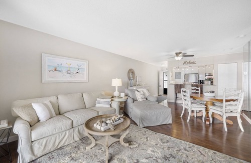 Marco Island Condo | Central condo w/pool & short walk to restaurants