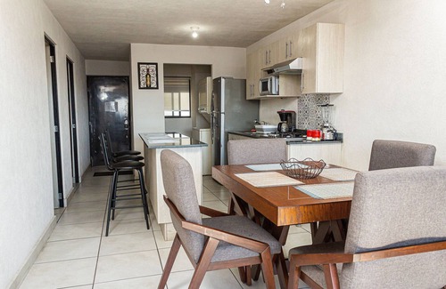 San Juan de Dios Apartment | Central condominium near IMSS, H Civil & CUCS