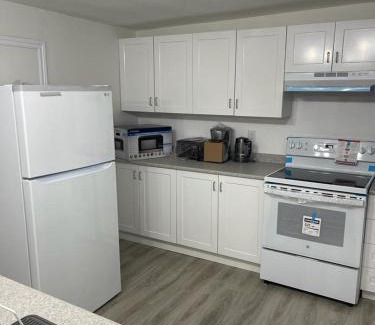 District Wright - Parc - de - la - Montagne House | Central, convenient and comfortable 3 Bedrooms house near downtown Gatineau/Ottawa with free parking