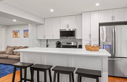 Pleasant Plains Apartment | Central Convenient Home | Free Parking | DCottage