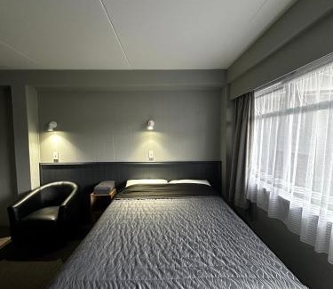 Woodhill Hotel | Central Court Motel