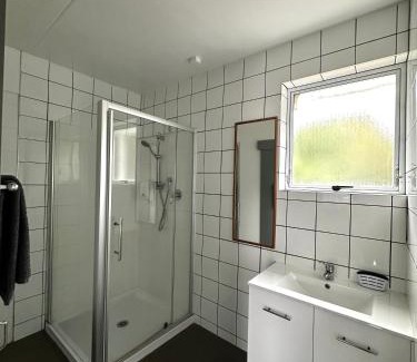 Woodhill Hotel | Central Court Motel