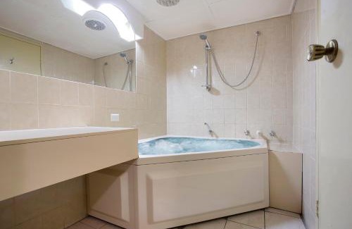 Warrnambool Hotel | Central Court Motel Warrnambool