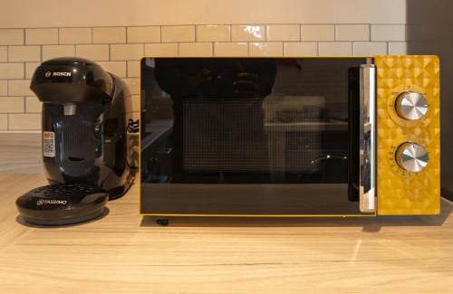 Holbrooks Apartment | Central Coventry 2 Bed Apartment with Free Parking and 350mbps Wifi