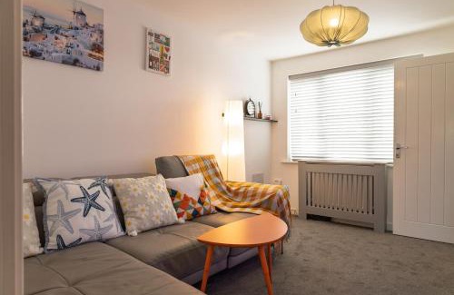 Holbrooks Apartment | Central Coventry 2 Bed Apartment with Free Parking and 350mbps Wifi