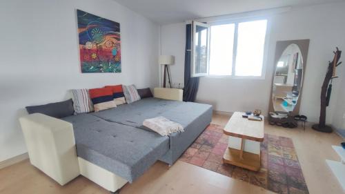 Bodrum City Center Apartment | Central, Cozy, 15 Min Walk To The Beach, Fast Wi-Fi, Free Parking, 4ppl