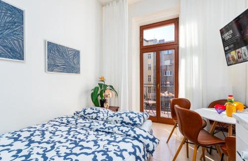 Prague 2 Apartment | Central Cozy Gateway