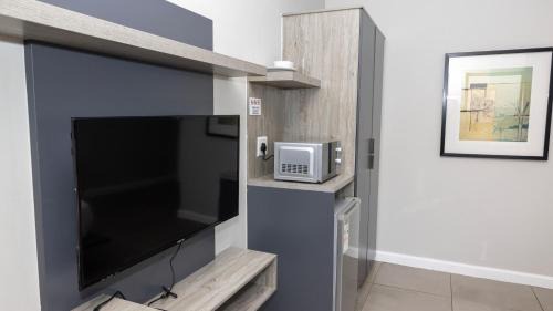 Greater Johannesburg Metropolitan Area Apartment | Central Deluxe Room Fast Wifi