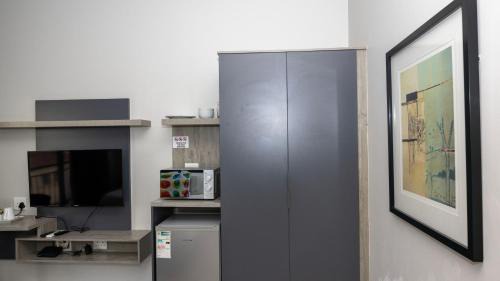Greater Johannesburg Metropolitan Area Apartment | Central Deluxe Room Fast Wifi