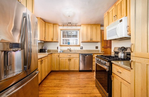 Spenard House | Central dog-friendly cabin with enclosed yard, deck, WiFi, & washer/dryer