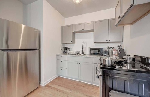 Lower East Side Apartment | Central Downtown Milwaukee Studio, Cozy & Bright