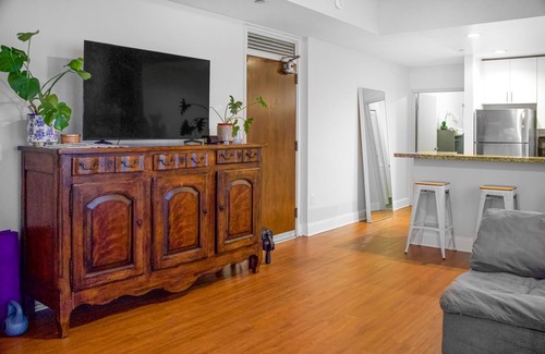 City West Apartment | Central DTLA 1-Bedroom – Walkable, Modern, 24 hrs amenties and Cozy Stay!