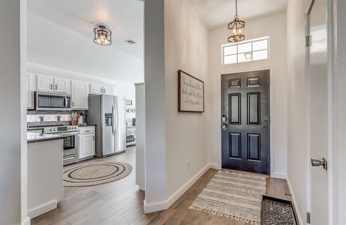 Edmond House | Central Edmond ~Boho, modern style with loft & fire pit in large backyard~